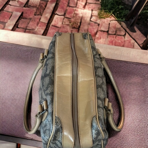 Yves Saint Laurent YSL Medium Shoulder Bag Vintage - Picture 4 of 7